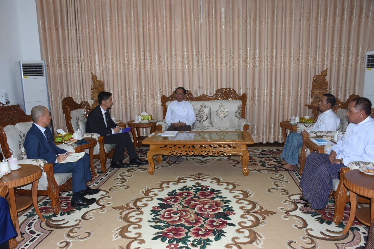 ကျန်းမာရေးဝန်ကြီးဌာန၊ ပြည်ထောင်စုဝန်ကြီး ဒေါက်တာသက်ခိုင်ဝင်း အပြည်ပြည်ဆိုင်ရာရွှေ့ပြောင်းသွားလာရေးအဖွဲ့၏  အာရှ-ပစိဖိတ်ဒေသဆိုင်ရာညွှန်ကြားရေးမှူးအား လက်ခံတွေ့ဆုံ