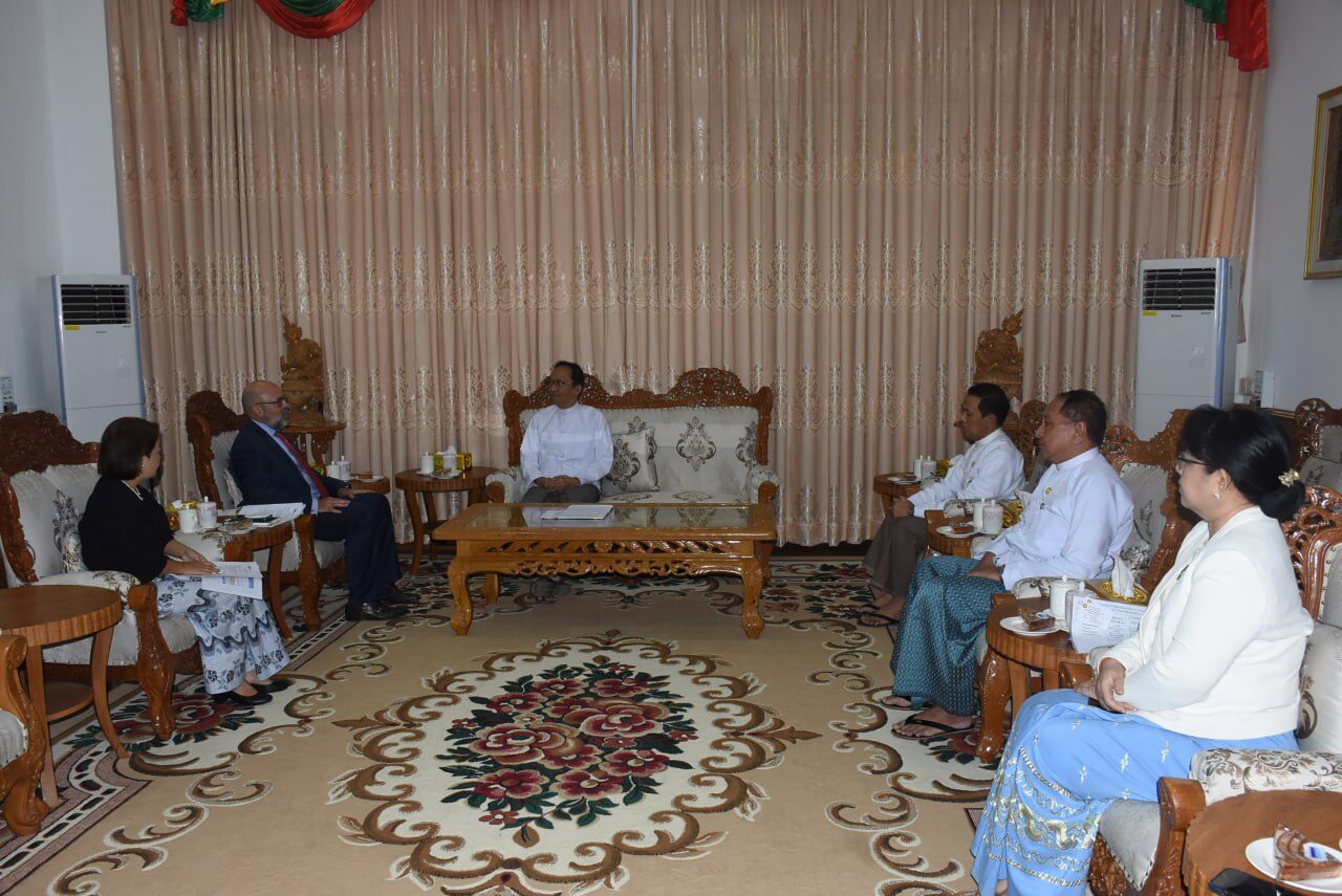 ကျန်းမာရေးဝန်ကြီးဌာန၊ ပြည်ထောင်စုဝန်ကြီး ဒေါက်တာသက်ခိုင်ဝင်း ကုလသမဂ္ဂလူဦးရေရန်ပုံငွေအဖွဲ့ (UNFPA) ၏ မြန်မာနိုင်ငံဆိုင်ရာဌာနေကိုယ်စားလှယ်အား လက်ခံတွေ့ဆုံ