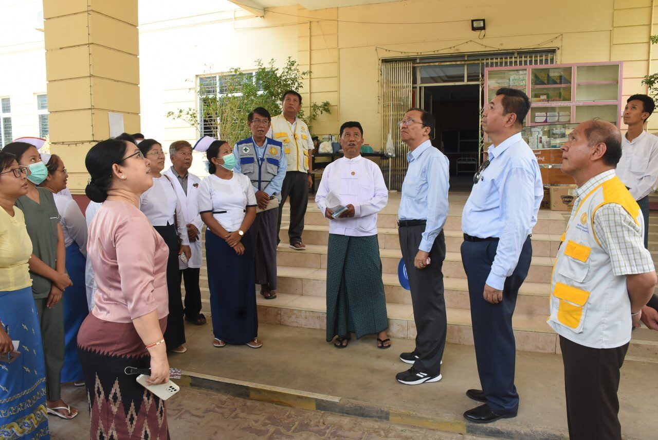 ကျန်းမာရေးဝန်ကြီးဌာန ပြည်ထောင်စုဝန်ကြီး ပါမောက္ခဒေါက်တာသက်ခိုင်ဝင်း မန္တလေးတိုင်းဒေသကြီးရှိ အင်အားပြင်းငလျင်ဘေးဒဏ်သင့် ပြည်သူ့ဆေးရုံများအား လှည့်လည်ကြည့်ရှု