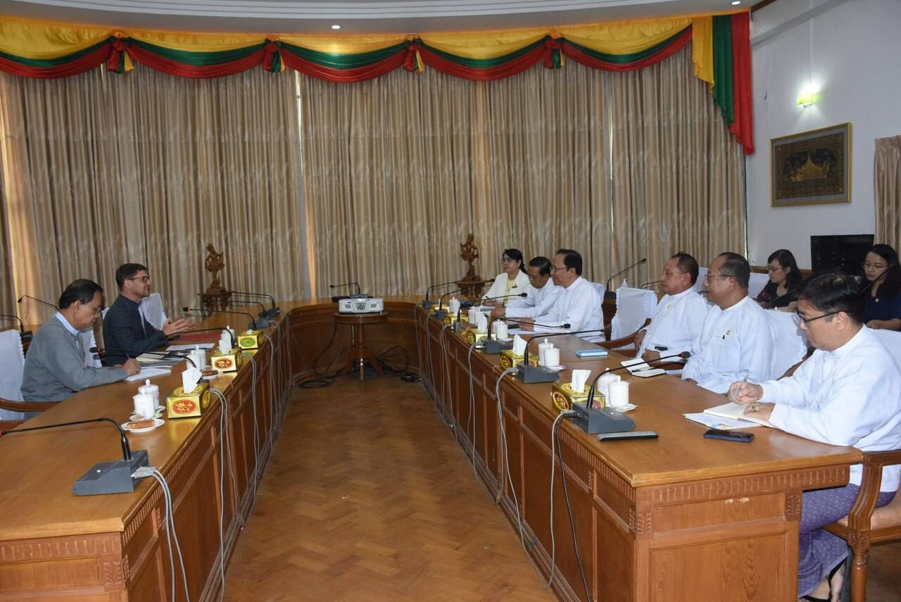 ကျန်းမာရေးဝန်ကြီးဌာန၊ ပြည်ထောင်စုဝန်ကြီးဒေါက်တာသက်ခိုင်ဝင်းမှ အပြည်ပြည်ဆိုင်ရာကြက်ခြေနီကော်မတီ (ICRC)၏ဌာနေကိုယ်စားလှယ် မစ္စတာအားနော့ဒီဘေ့ခ်အားလက်ခံတွေ့ဆုံ