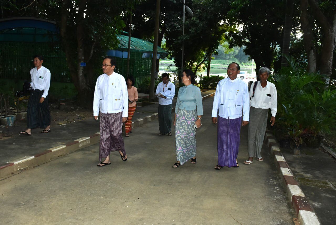 ကျန်းမာရေးဝန်ကြီးဌာန၊ ပြည်ထောင်စုဝန်ကြီး၊ ပါမောက္ခဒေါက်တာသက်ခိုင်ဝင်း အမျိုးသား ပရဆေးဉယျာဉ်အတွင်း လှည့်လည်ကြည့်ရှုစစ်ဆေး