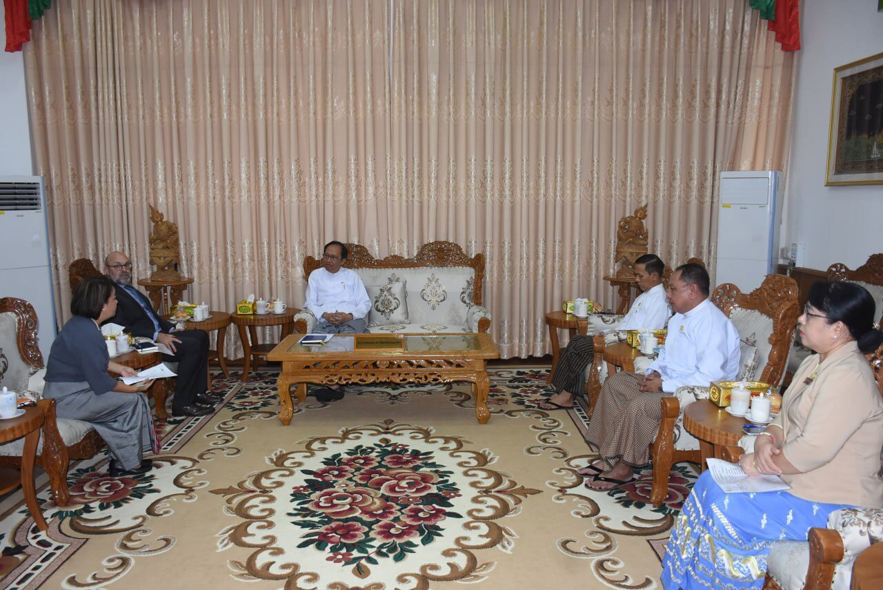 ကျန်းမာရေးဝန်ကြီးဌာန၊ ပြည်ထောင်စုဝန်ကြီး ဒေါက်တာသက်ခိုင်ဝင်းမှ ကုလသမဂ္ဂလူဦးရေရန်ပုံငွေအဖွဲ့ (UNFPA) ၏ မြန်မာနိုင်ငံဆိုင်ရာဌာနေကိုယ်စားလှယ်   Mr. Jaime Nadal Roig အား လက်ခံတွေ့ဆုံ