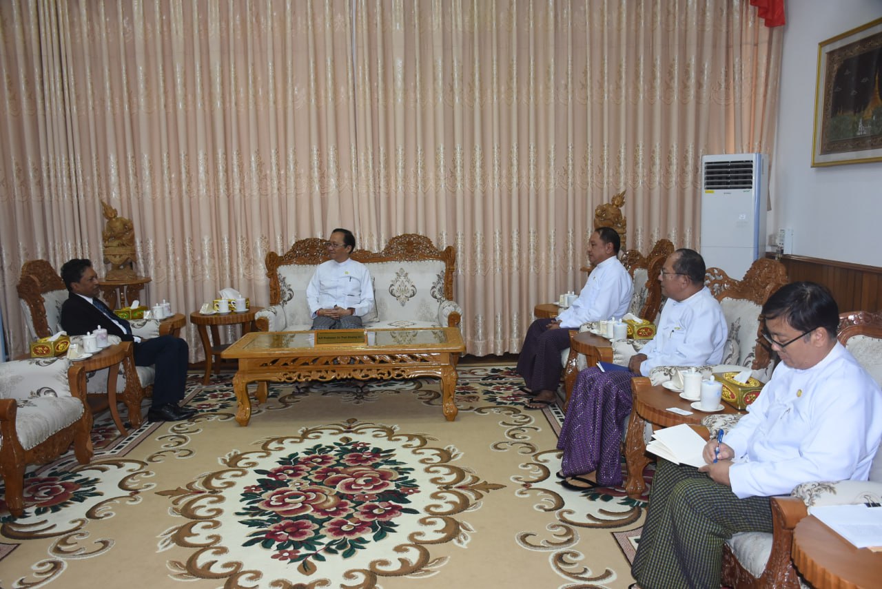 ကျန်းမာရေးဝန်ကြီးဌာန၊ ပြည်ထောင်စုဝန်ကြီး ဒေါက်တာသက်ခိုင်ဝင်း ကမ္ဘာ့ကျန်းမာရေးအဖွဲ့ (WHO)မှ ဌာနေကိုယ်စားလှယ် Mr. Thushara Fernando အား လက်ခံတွေ့ဆုံ